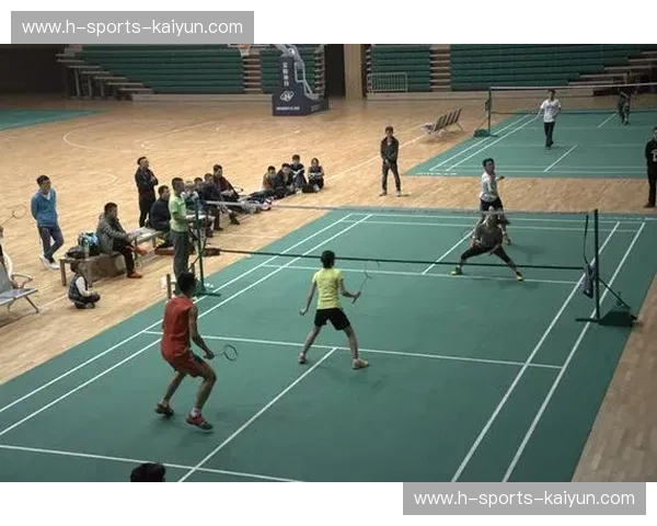 替补席的力量：羽毛球场上的隐形英雄